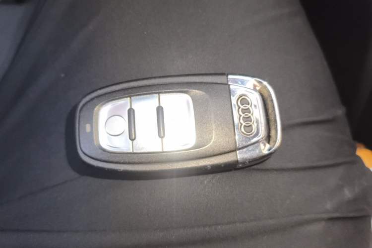 Used Audi A6L 2018 30th Anniversary Edition 35 TFSI Fashion Model Vehicle Key