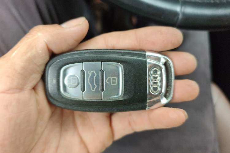 Used Audi A6L 2018 30 FSI Collector's Edition Vehicle Key