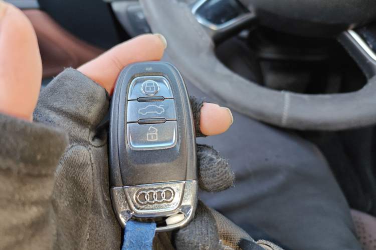 Used Audi A6L 2018 30 FSI Collector's Edition Vehicle Key