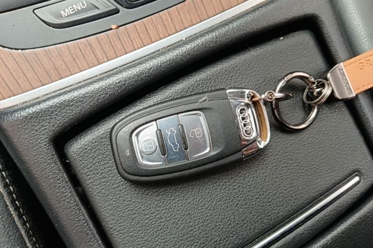 Used Audi A6L 2018 30th Anniversary Edition 30 FSI Style Model Vehicle Key