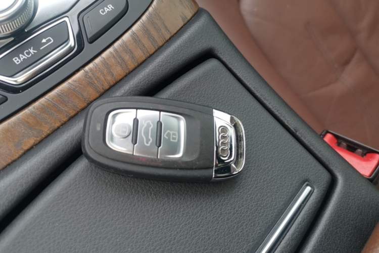 Used Audi A6L 2018 30th Anniversary Edition 45 TFSI quattro Sport model Vehicle Key
