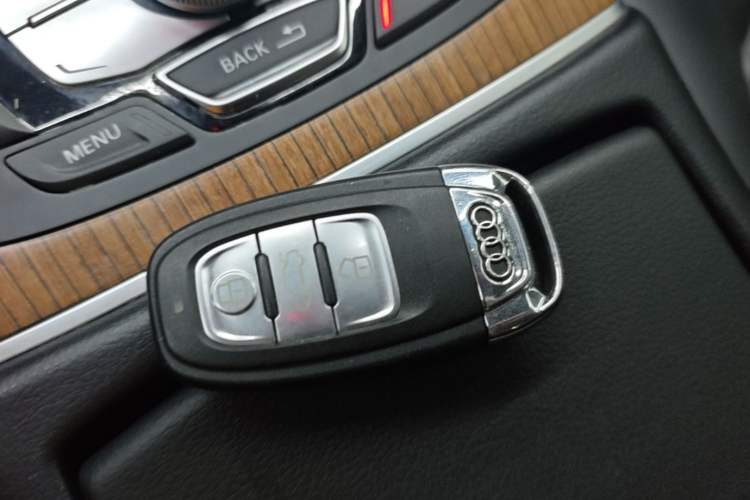 Used Audi A6L 2018 30 FSI Collector's Edition Vehicle Key