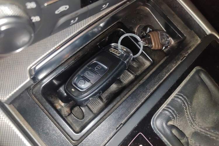 Used Audi A6L 2018 TFSI Collector's Edition Vehicle Key