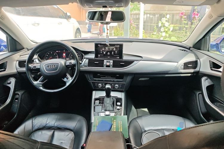 Used Audi A6L 2018 30th Anniversary Edition 35 TFSI Fashion Model Center Console