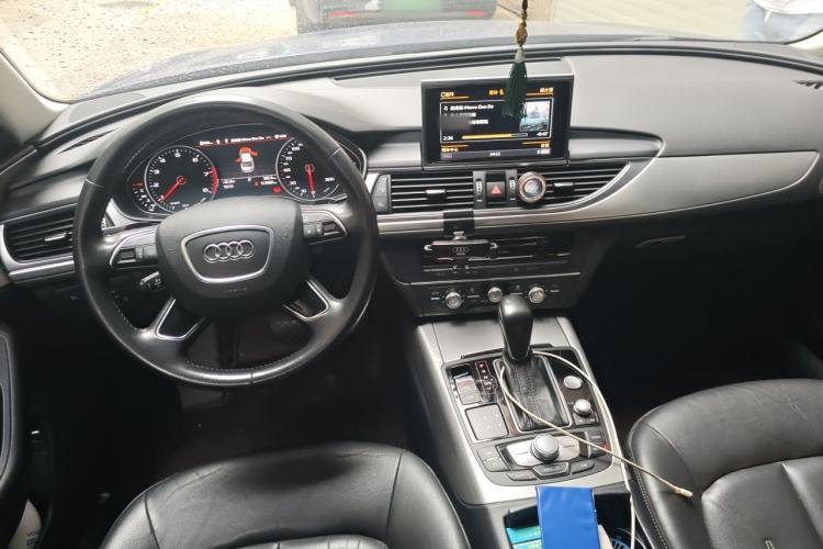 Used Audi A6L 2018 30th Anniversary Edition 35 TFSI Fashion Model Center Console