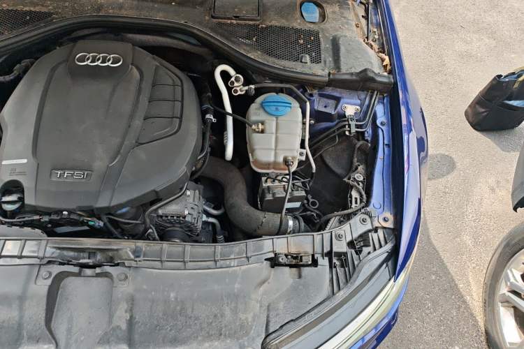 Used Audi A6L 2018 30th Anniversary Edition 35 TFSI Fashion Model Engine Bay Left