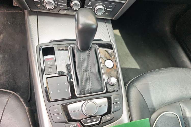 Used Audi A6L 2018 30th Anniversary Edition 35 TFSI Fashion Model Gear Lever