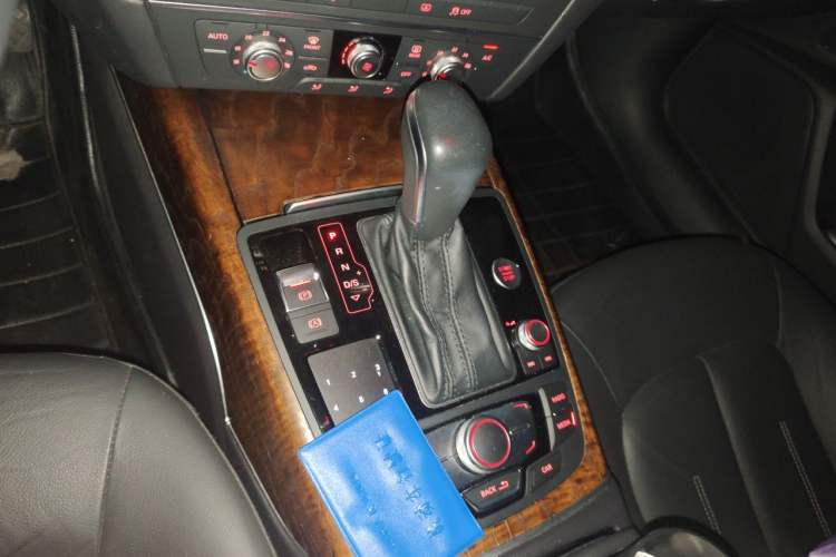 Used Audi A6L 2018 30th Anniversary Edition TFSI Trendy Model Gear Lever
