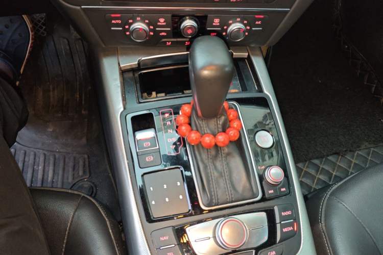 Used Audi A6L 2018 30th Anniversary Edition TFSI Trendy Model Gear Lever