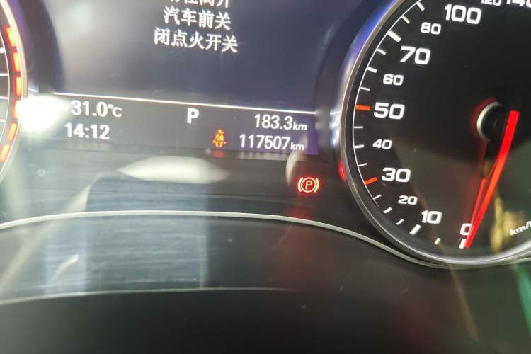 Used Audi A6L 2018 30th Anniversary Edition 35 TFSI Fashion Model Odometer Close Up