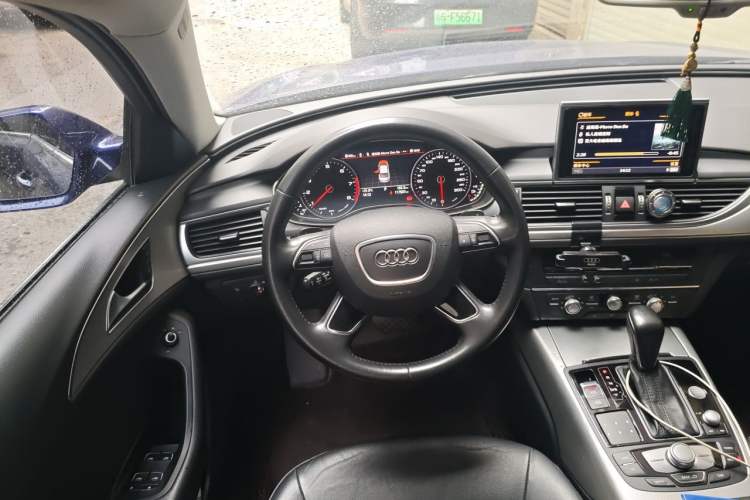 Used Audi A6L 2018 30th Anniversary Edition 35 TFSI Fashion Model Steering Wheel
