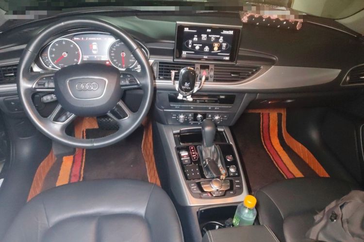 Used Audi A6L 2018 30th Anniversary Edition 35 TFSI Fashion Model Center Console