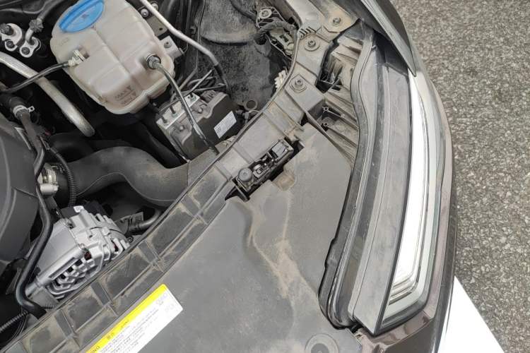 Used Audi A6L 2018 30th Anniversary Edition TFSI Trendy Model Engine Bay Left