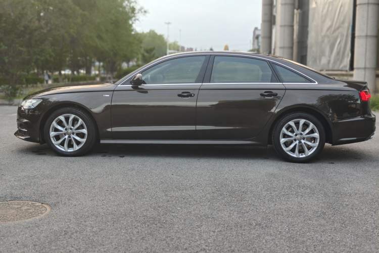 Used Audi A6L 2018 30th Anniversary Edition 35 TFSI Fashion Model Exterior 3