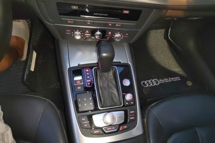 Used Audi A6L 2018 30th Anniversary Edition 35 TFSI Fashion Model Gear Lever