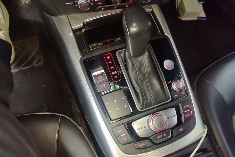 Used Audi A6L 2018 30th Anniversary Edition 35 TFSI Fashion Model Gear Lever