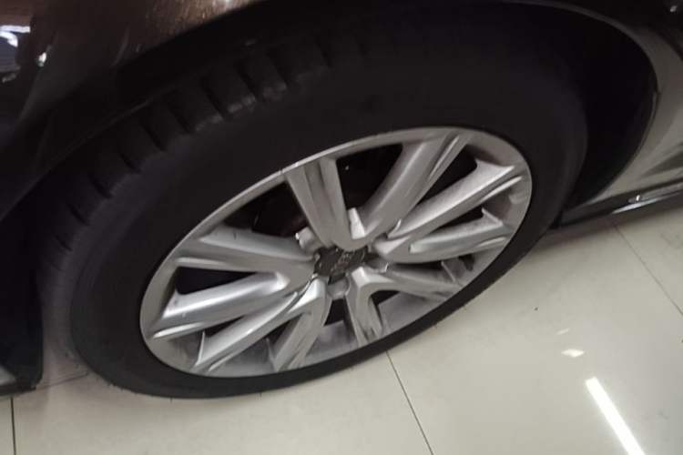 Used Audi A6L 2018 30th Anniversary Edition TFSI Trendy Model Left Front Wheel Hub