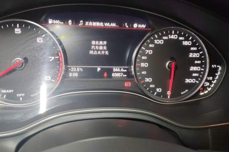 Used Audi A6L 2018 30th Anniversary Edition 35 TFSI Fashion Model Odometer Close Up