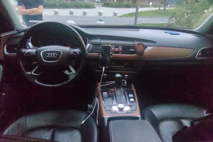 Used Audi A6L 2018 30 FSI Collector's Edition Center Console