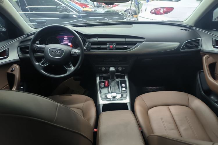 Used Audi A6L 2018 30th Anniversary Edition 35 TFSI Fashion Model Center Console