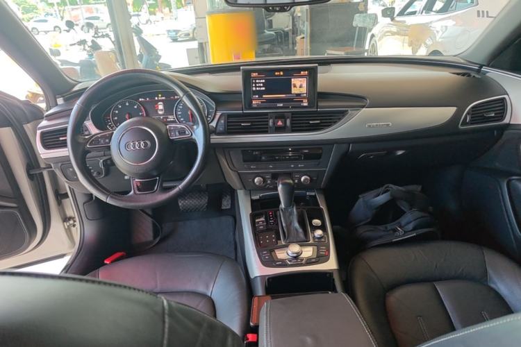 Used Audi A6L 2018 30th Anniversary Edition 45 TFSI quattro Sport model Center Console