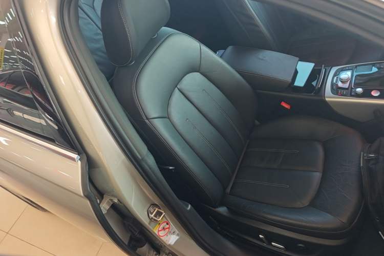 Used Audi A6L 2018 30th Anniversary Edition 45 TFSI quattro Sport model Right Front Seat