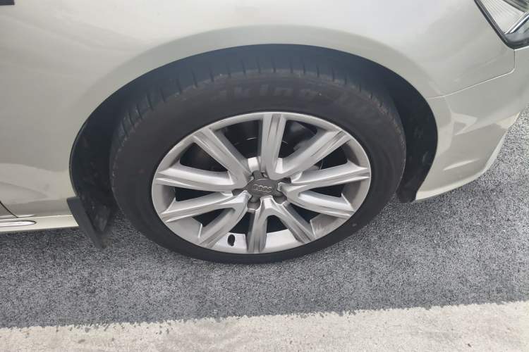 Used Audi A6L 2018 30th Anniversary Edition TFSI Trendy Model Right Front Wheel Hub