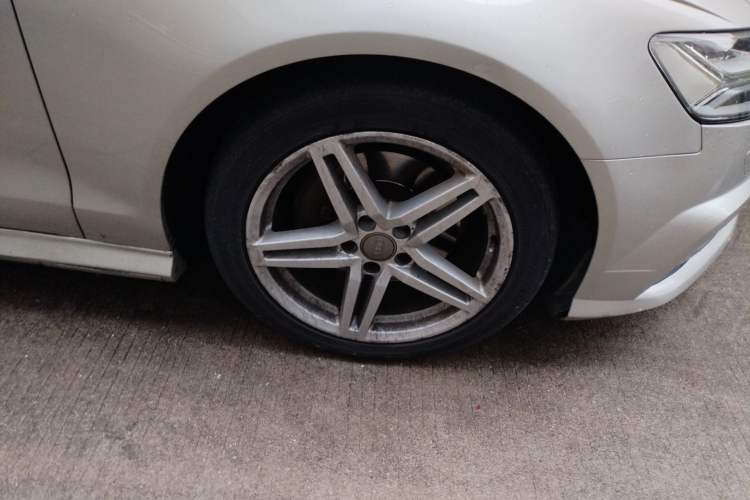 Used Audi A6L 2018 30th Anniversary Edition 30 FSI Style Model Right Front Wheel Hub