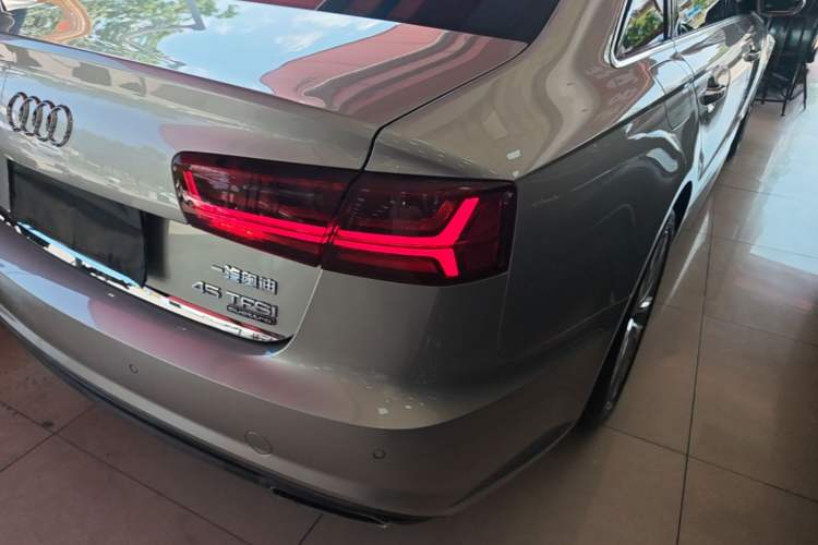 Used Audi A6L 2018 30th Anniversary Edition 45 TFSI quattro Sport model Right Rear Taillight