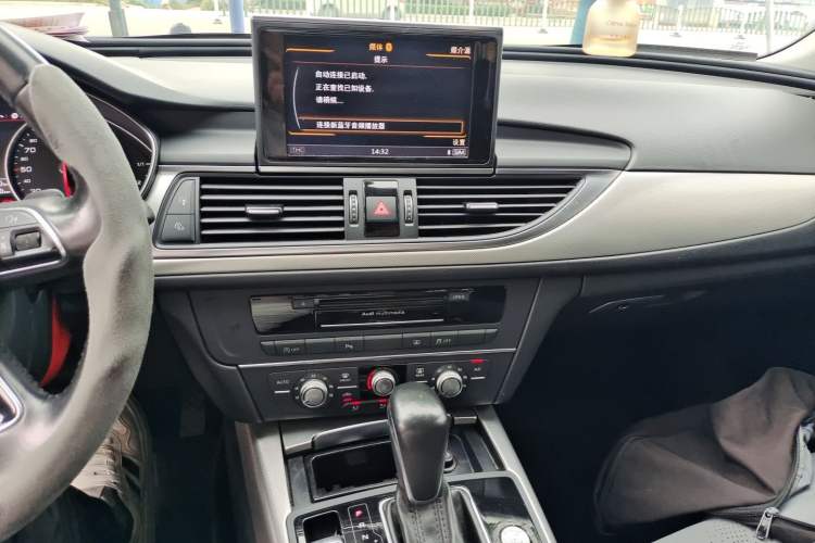 Used Audi A6L 2018 30th Anniversary Edition 35 TFSI Fashion Model Audio And AC Panel