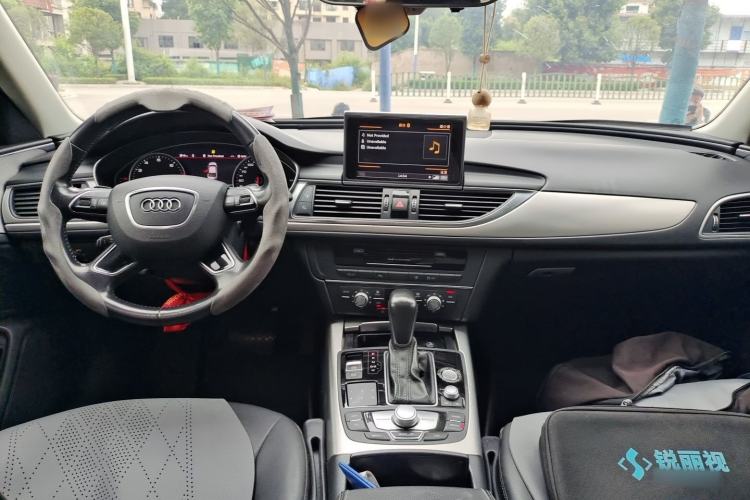 Used Audi A6L 2018 30th Anniversary Edition 35 TFSI Fashion Model Center Console
