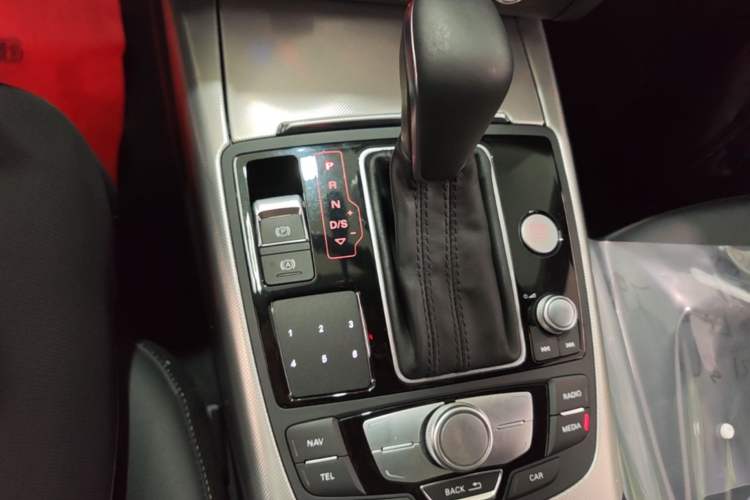 Used Audi A6L 2018 30th Anniversary Edition 45 TFSI quattro Sport model Gear Lever