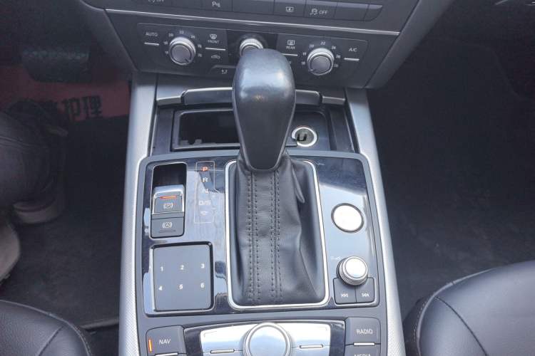 Used Audi A6L 2018 30th Anniversary Edition 35 TFSI Fashion Model Gear Lever