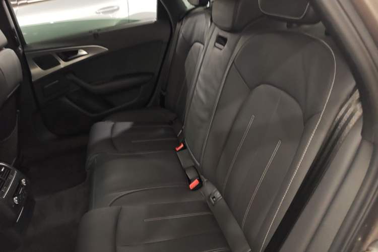 Used Audi A6L 2018 30th Anniversary Edition 45 TFSI quattro Sport model Left Rear Seat