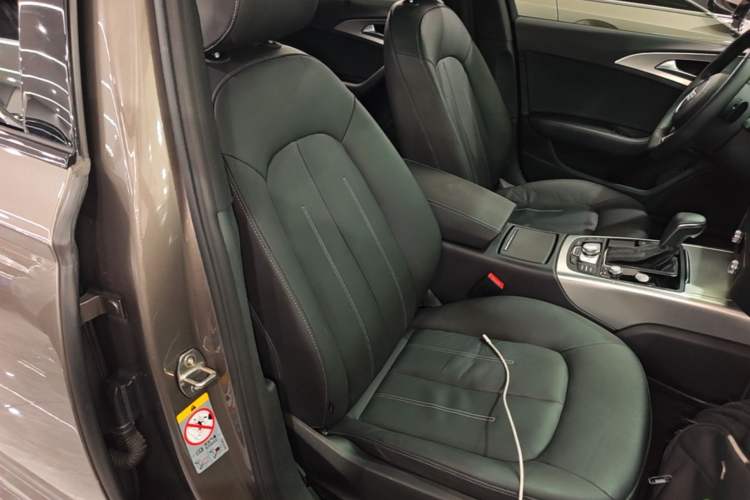 Used Audi A6L 2018 30th Anniversary Edition 45 TFSI quattro Sport model Right Front Seat