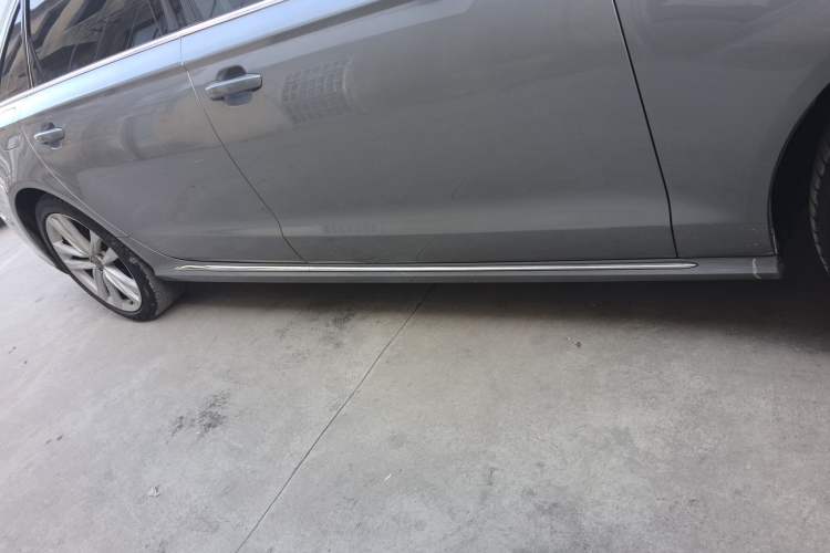 Used Audi A6L 2018 30th Anniversary Edition 35 TFSI Fashion Model Right Side Sill