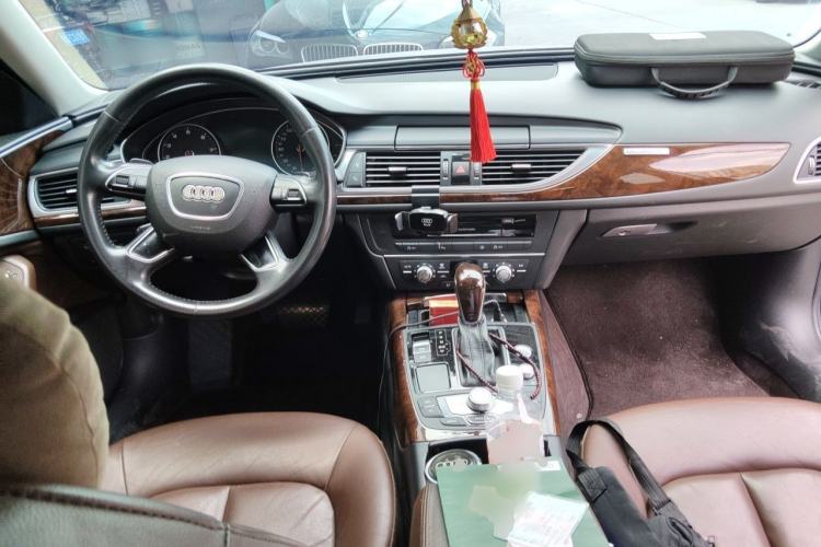 Used Audi A6L 2018 30th Anniversary Edition 35 TFSI Fashion Model Center Console
