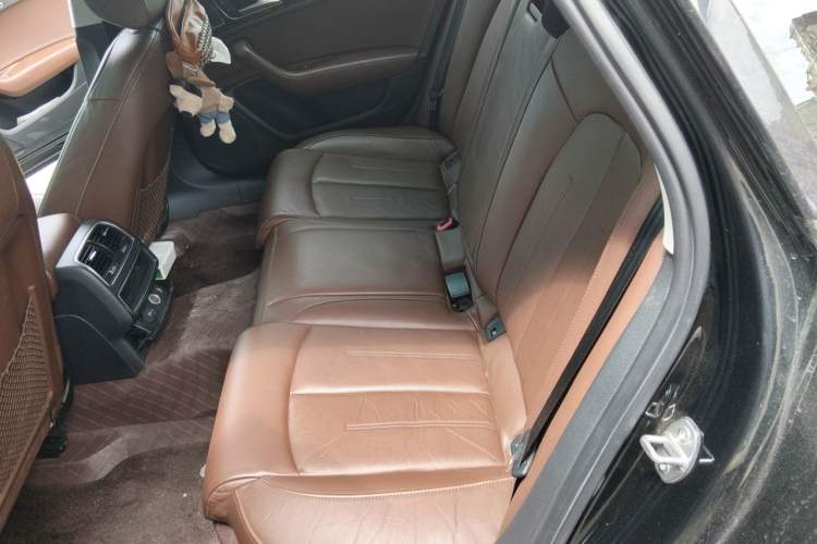 Used Audi A6L 2018 30th Anniversary Edition 35 TFSI Fashion Model Left Rear Seat