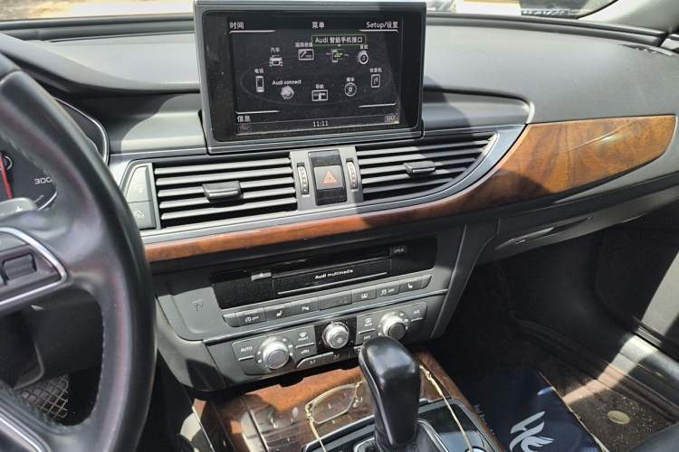 Used Audi A6L 2018 30th Anniversary Edition TFSI Trendy Model Audio And AC Panel