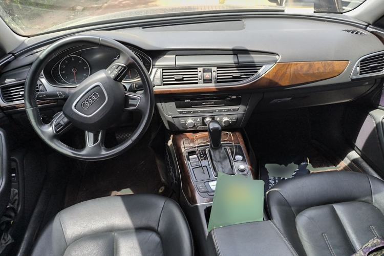 Used Audi A6L 2018 30th Anniversary Edition TFSI Trendy Model Center Console