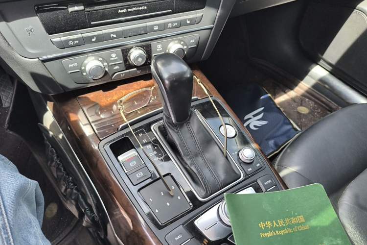 Used Audi A6L 2018 30th Anniversary Edition TFSI Trendy Model Gear Lever
