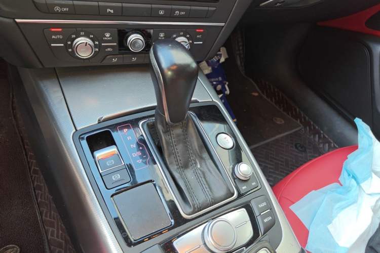 Used Audi A6L 2018 30th Anniversary Edition 35 TFSI Fashion Model Gear Lever
