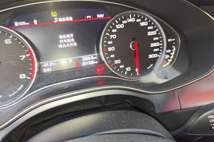 Used Audi A6L 2018 30th Anniversary Edition 35 TFSI Fashion Model Odometer Close Up
