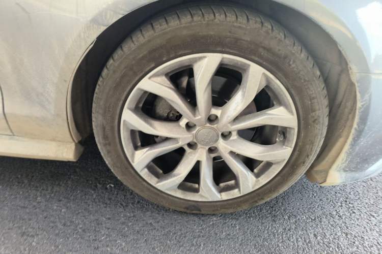 Used Audi A6L 2018 30th Anniversary Edition 35 TFSI Fashion Model Right Front Wheel Hub