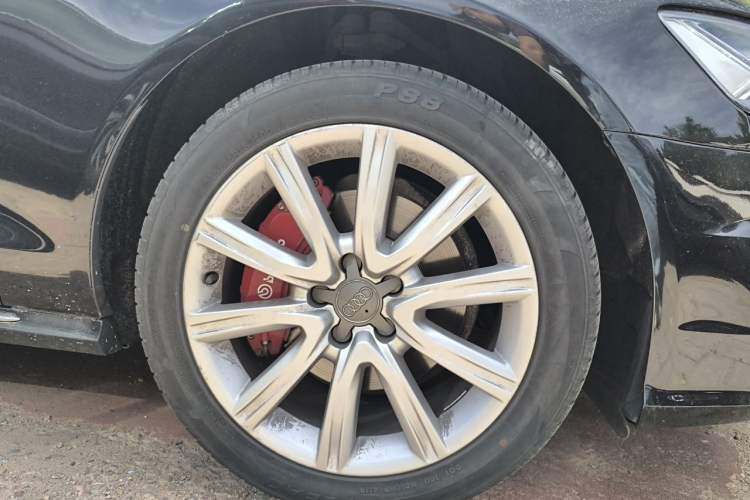 Used Audi A6L 2018 30th Anniversary Edition TFSI Trendy Model Right Front Wheel Hub