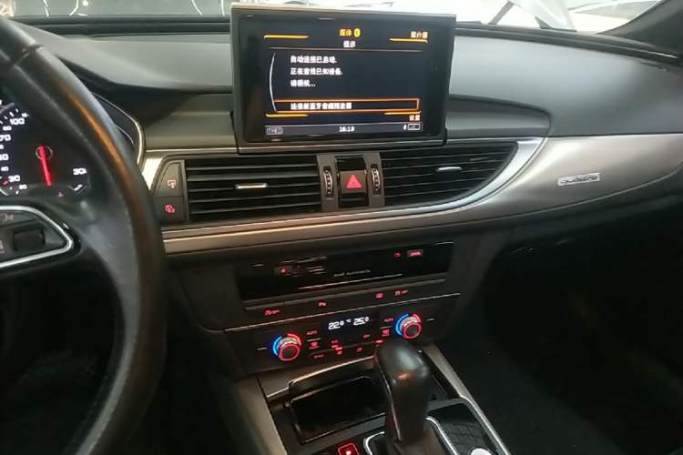 Used Audi A6L 2018 30th Anniversary Edition 45 TFSI quattro Sport model Audio And AC Panel