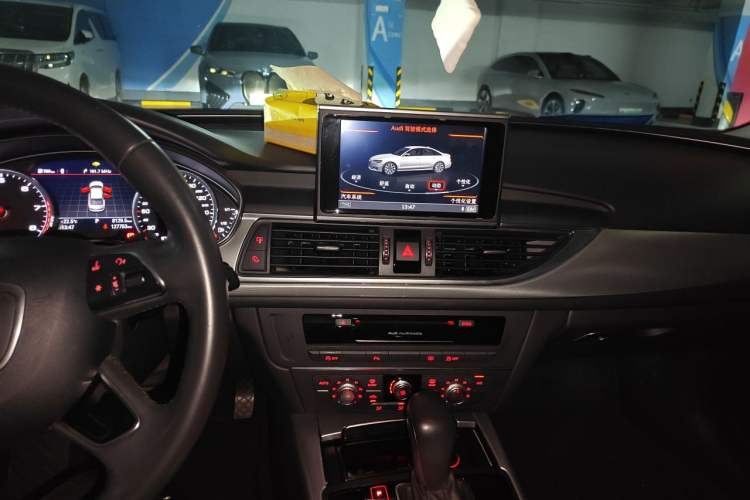 Used Audi A6L 2018 30th Anniversary Edition 35 TFSI Fashion Model Audio And AC Panel