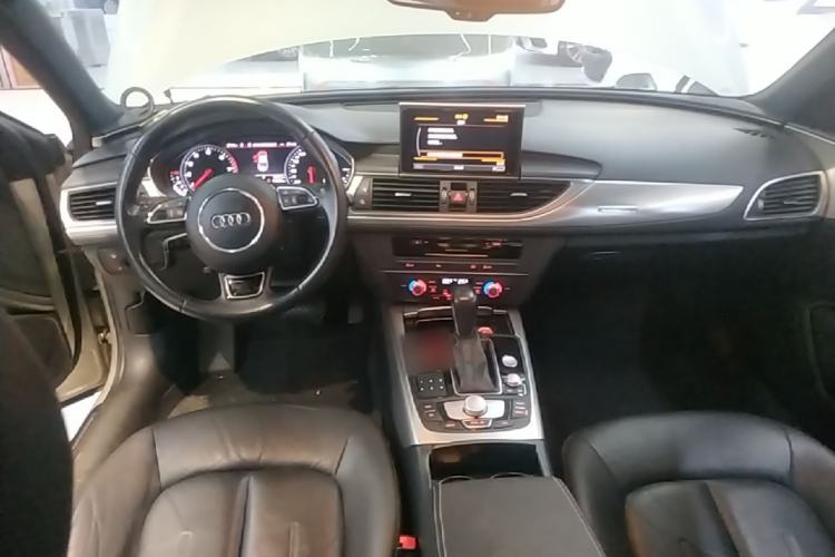 Used Audi A6L 2018 30th Anniversary Edition 45 TFSI quattro Sport model Center Console
