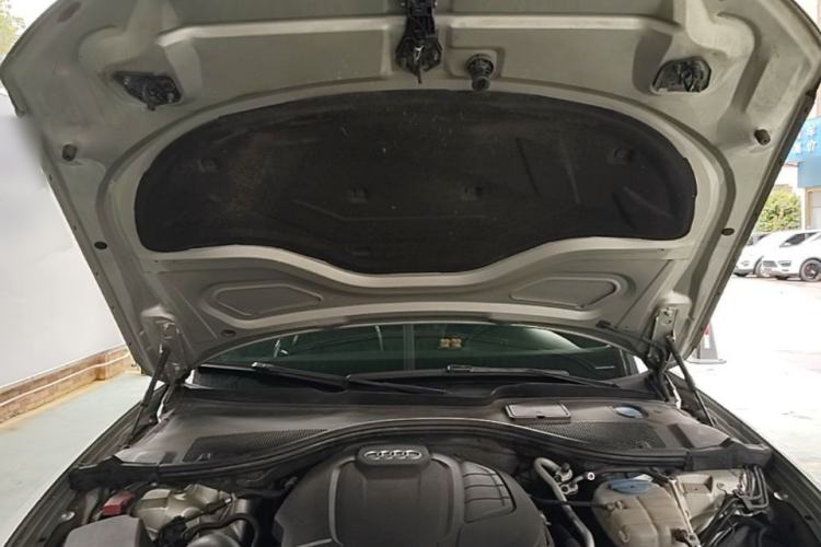 Used Audi A6L 2018 30th Anniversary Edition 35 TFSI Fashion Model Engine Bay