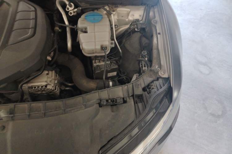 Used Audi A6L 2018 30th Anniversary Edition TFSI Trendy Model Engine Bay Left